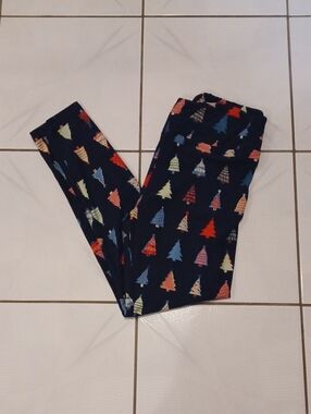4/$60 LuLaRoe Holiday Print Leggings - Size TC (Fits US12-18)